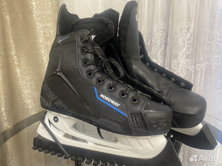 Коньки хоккейные