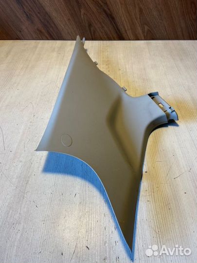 Накладка стойки задняя правая Toyota Corolla 180