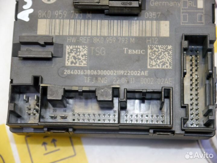 Блок комфорта двери передней левой Ауди А4 Б8