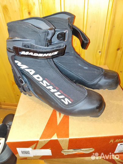 Лыжные ботинки коньковые nnn