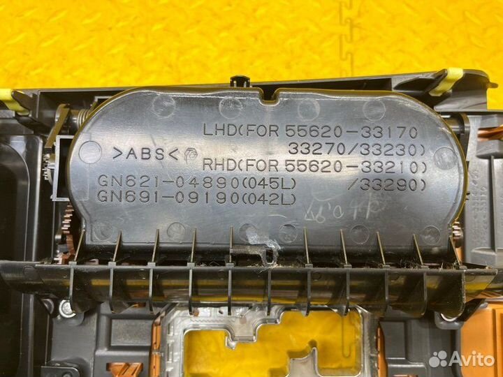 Накладка центральной консоли Toyota Camry 40 2azfe