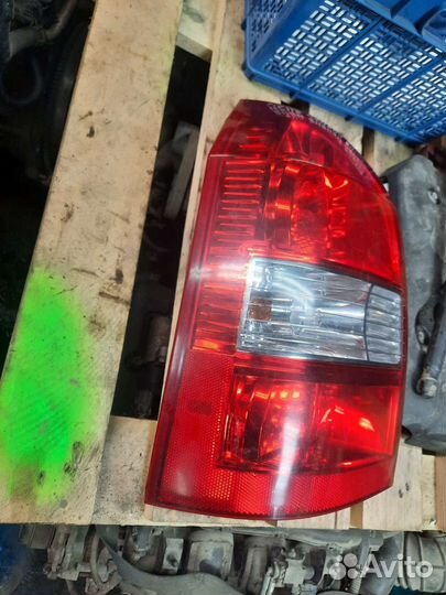 Фонарь задний левый hyundai tucson 1