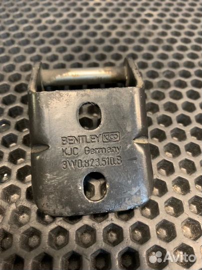Ответная часть замка капота Bentley Continental