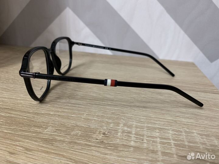 Оправа Tommy Hilfiger новая оригинал