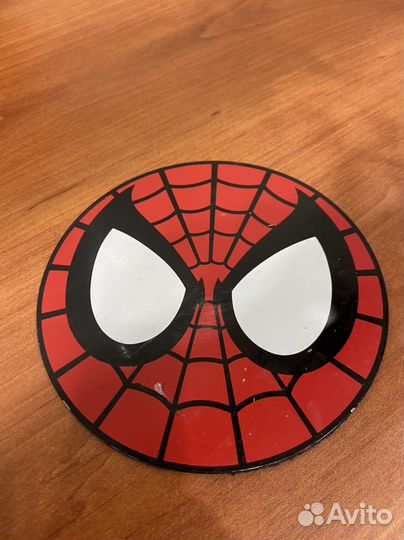 Фигурка человек паук на магнитной подставке