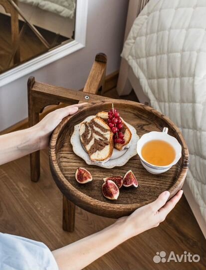 Прикроватный столик