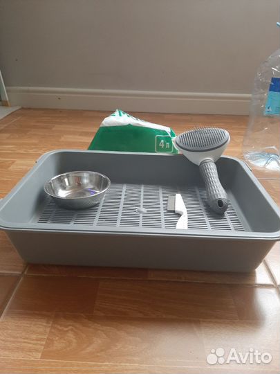 Лоток для кошек и переноска для кошки