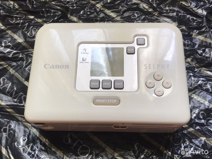 Compact photo printer