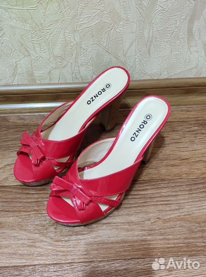 Шлепанцы женские