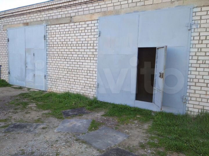 Гараж, > 30 м²