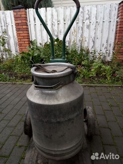 Тележка для бидонов