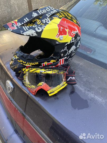 Кроссовый шлем с очками