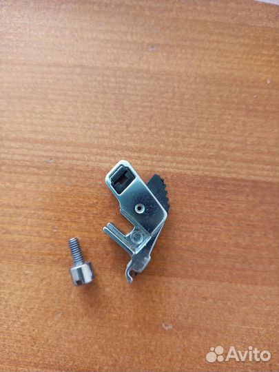 Держатель лапок для швейных машин Brother