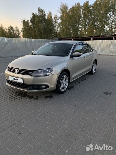 Volkswagen Jetta 1.6 AT, 2013, 200 000 км