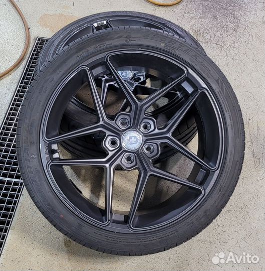 Диски HRE R19x8.5J ET40 5x114.3 с новой резиной