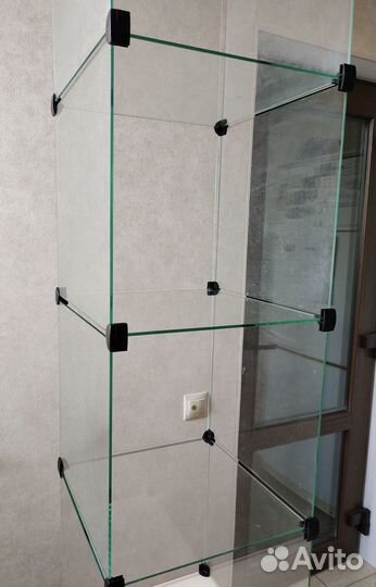 Стеллаж стеклянный