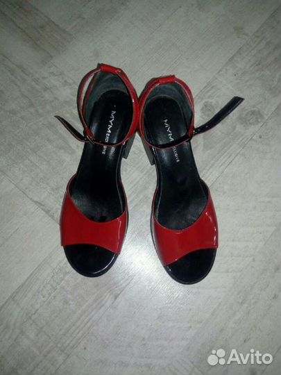 Босоножки 37