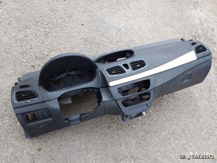 Торпедо Renault Megane III Панель