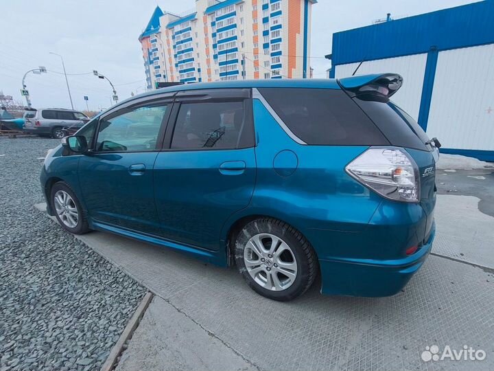 Honda Fit Shuttle 1.3 CVT, 2011, 120 000 км