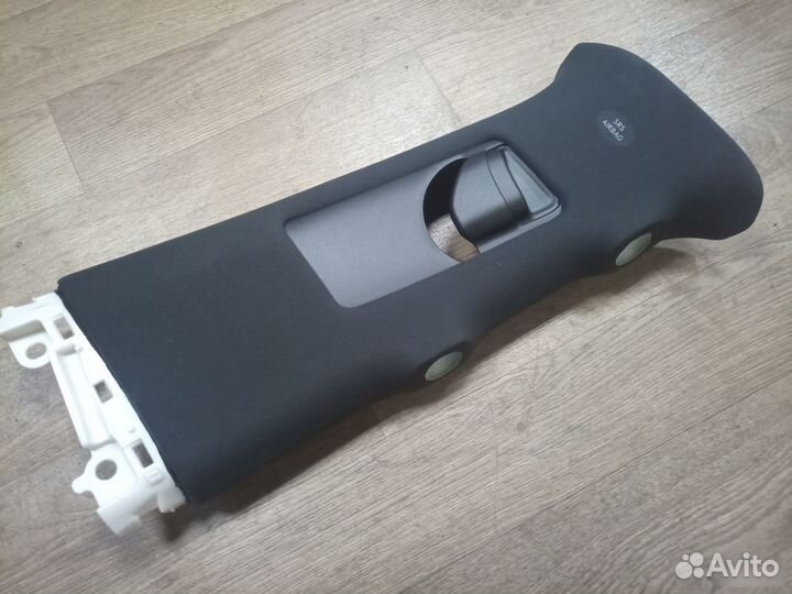 Накладка обшивка стойки правая Lexus Lx600