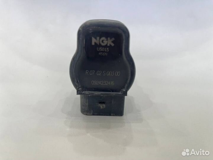 Катушка зажигания Audi VW Skoda R0702S00300 NGK