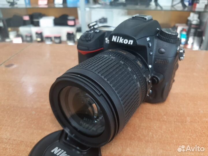 Nikon D7000 kit 18-105mm VR (пробег 2000 кадров)