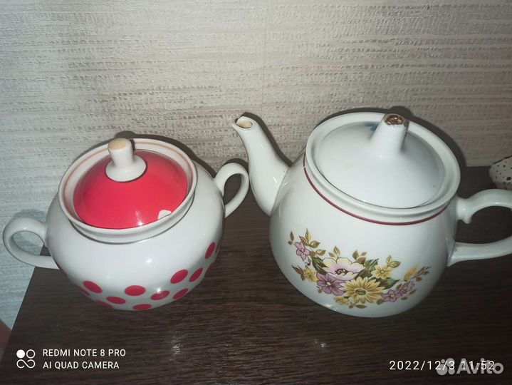 Заварочный чайник и сахарница