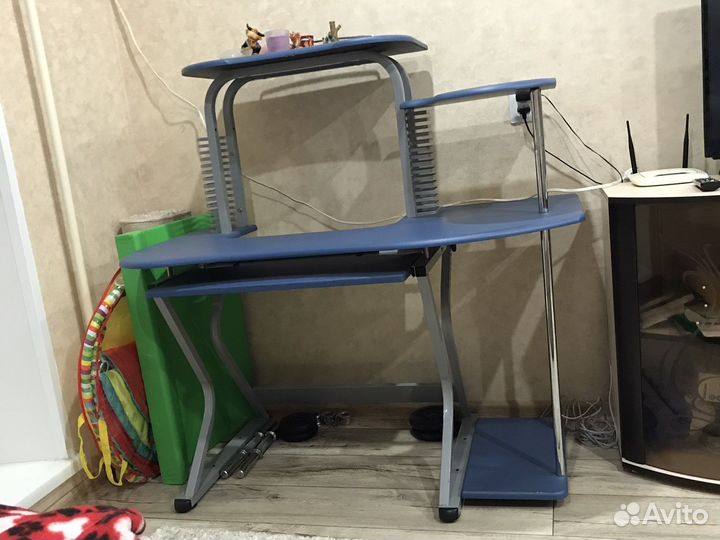 Письменный стол