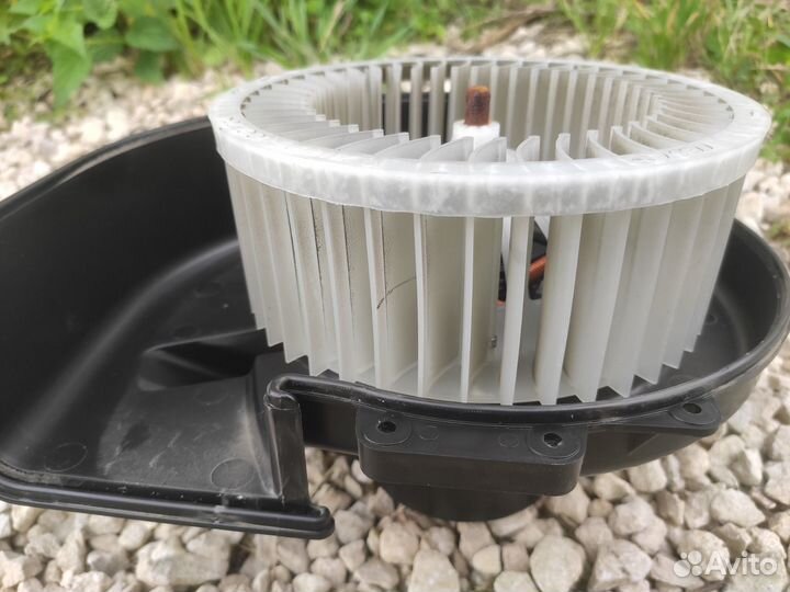 Моторчик отопителя Volkswagen Polo лифтбек 1.6