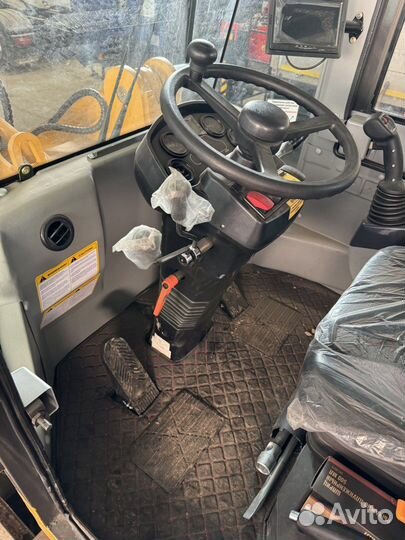 Фронтальный погрузчик HZM XC300, 2024