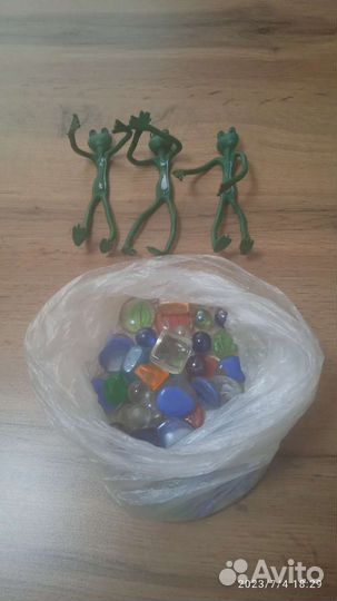 Прихваты для цветов, декоративные камушки