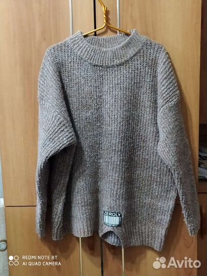 Свитер женский