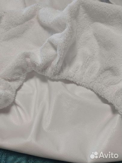 Простынь на резинке в круглую детскую кроватку