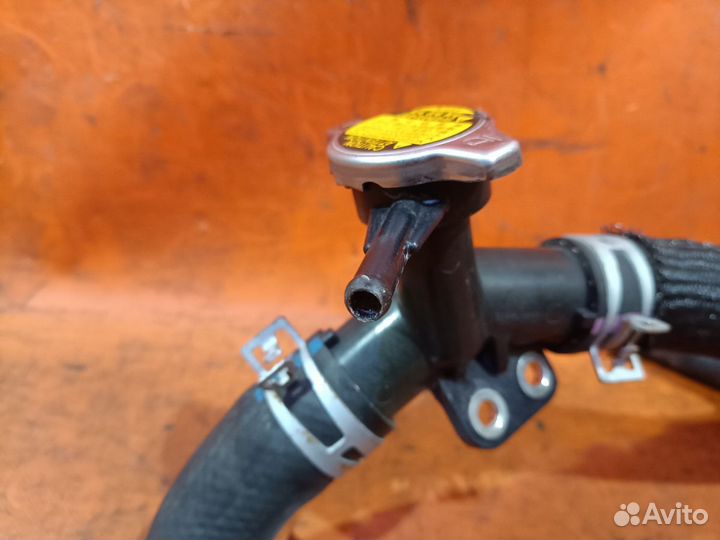 Патрубок радиатора Toyota Ractis NCP120 верхний