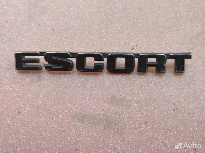 Шильдики volvo и escort