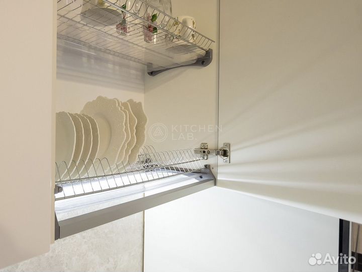 Кухонный гарнитур 'Bumblebee Fence' на заказ