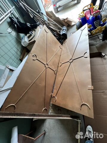 Дверь металлическая двухстворчатая