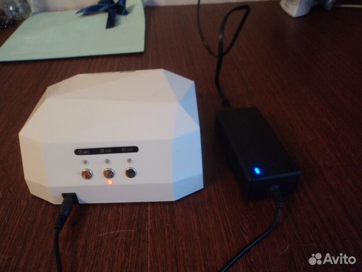 Лампа для сушки ногтей