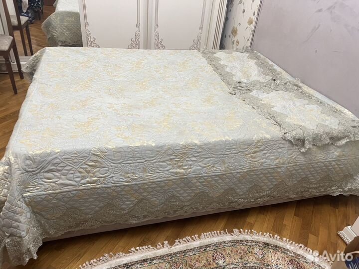 Покрывало на 2 х спальную кровать с 2-наволочками