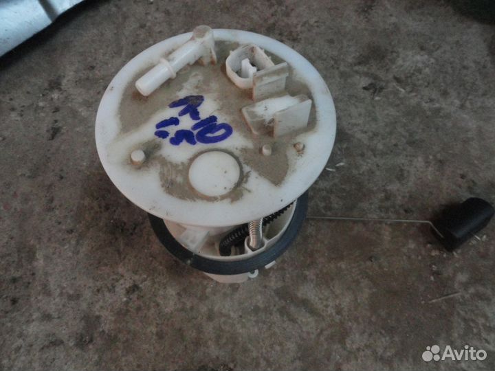 Lancer X 1.5L Насос топливный б. у ланцер 10