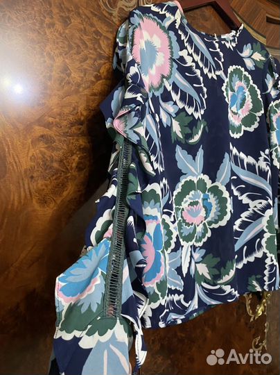 Жениские костюмы Gizia в отличном состояние р38