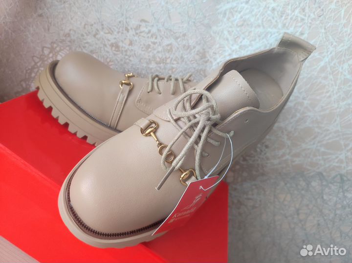 Новые ботинки