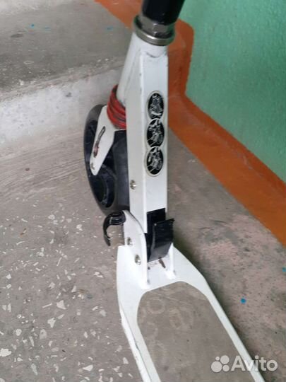 На амартизаторе 20 см колёса