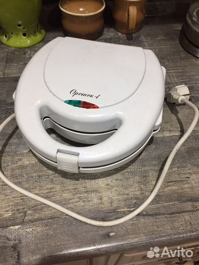 Электрическая вафельница
