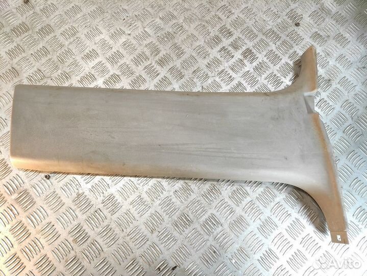 Обшивка стойки правая Mitsubishi L200 2006-2016