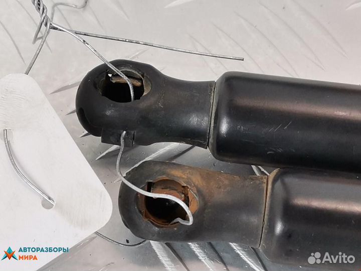 Амортизатор крышки багажника (3-5 двери) Ford 5