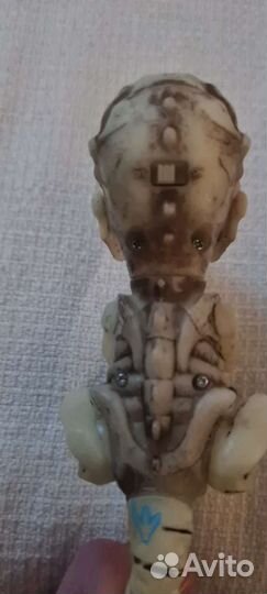 Интерактивная игрушка Fingerlings Скелетон Дуум, 1