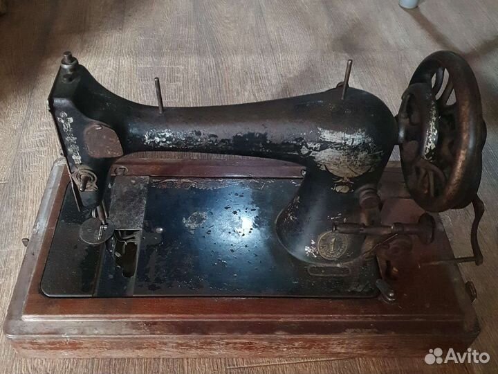 Швейная машина Singer