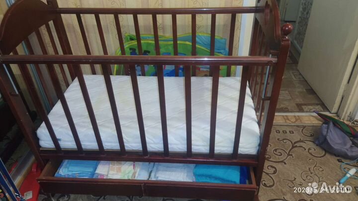 Детская кроватка