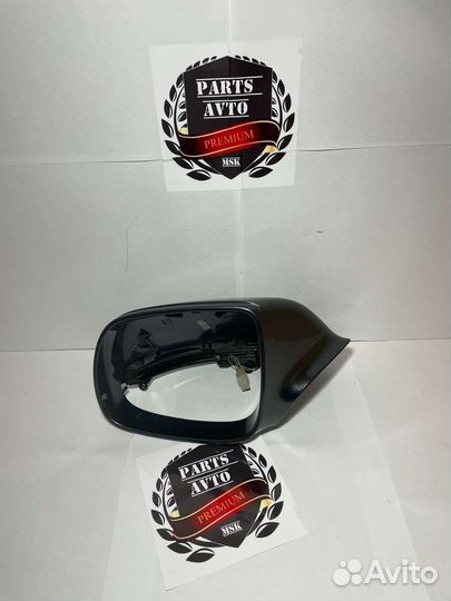 Крышка левая с повторителем Audi Q7 Q5